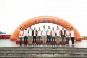 九龙乐善堂主席梁绍安先生、常务总理会成员联同主礼嘉宾及主礼团嘉宾一起合照。