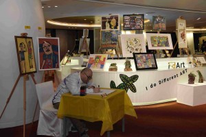 4.	晚会前邀请了「爱不同艺术」(i-dArt)艺术家即场绘画，展示他们的创作天份。
