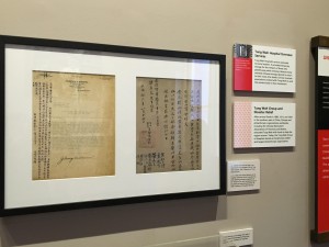图三：两封1930年代来自美国的信件(复制品)，是东华三院原籍安葬服务的有力证据。