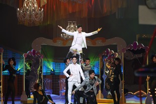 王贤志总理及庄思敏小姐表演「舞动传情双星会」。
