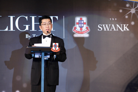 筹委会主席梁定宇第一副主席于晚会上致欢迎词。