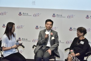 高锟慈善基金董事局主席高黄美芸女士（右）及香港老年学会会长及老人科专科医生梁万福先生（中）分享认知障碍症及照顾者经验。