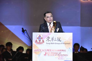 图三：东华三院丁酉年主席李鋈麟博士太平绅士畅谈荣任主席的感受。