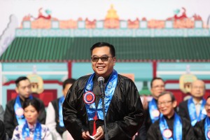 东华三院主席李鋈麟博士太平绅士于「东华三院文武庙启建170周年暨香港特区政府成立20周年文武二帝巡游起步礼」上致欢迎辞。