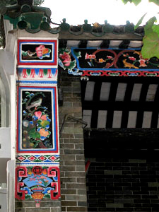 The traditional Chinese decorations on external wall of Tung Wah Museum
