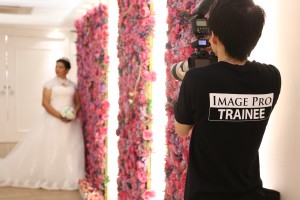 Image Pro trainee took pre-wedding photos for the ethnic minorities with an aim to enhance their understanding towards local culture.