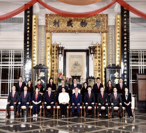 Photo 3: A Group photo of 2019/2020 Board Members including Dr. TSOI Wing Sing, Ken, the Chairman (front row, right 5) , Ms. Ginny MAN, the 1st Vice-Chairman (front row, left 5), Mr. TAM Chun Kwok, Kazaf, the 2nd Vice-Chairman (front row, right 4), Mr. MA Ching Yeung, Philip, the 3rd Vice-Chairman (front row, left 4), Mr. WAI Ho Man, Herman, the 4th Vice-Chairman (front row, right 3), Ms. TANG Ming Wai, Mandy the 5th Vice-Chairman (front row, left 3), as well as Mr. HO Yau Kai, Orlando (front row, right 2), Mr. Derrick FUNG (front row, left 2), Ms. YAN Zi (front row, right 1), Mr. MO Yu Fung, Billy (front row, left 1), Mr. LEE Chak Hol, Michael (back row, right 5), Mr. TSENG Hing Fai, Felix, (back row, left 5), Mrs. CHEN YAO Li Ni, Lily (back row, right 4), Ms. LUK Ching, Sanna, (back row, left 4), Mr. LIU Chun Fai, Kenneth, (back row, right 3), Ms. TANG Wai Man, Vivian (back row, left 3), Mrs. NG CHENG Tsz Ting, Emmi (back row, right 2), Mrs. Natalie CHAN CHU (back row, left 2), Dr. CHUANG Tze Cheung, Christopher (back row, right 1) and Mr. LEE Ching Yiu (back row, left 1), the Directors.