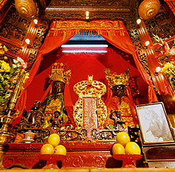 Man Mo Temple, dedicated to King Emperor Man and Holy King-Emperor Kwan, is one of the oldest temples in Hong Kong.
