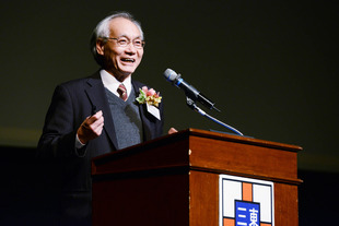 香港教育学院署理校长郑燕祥教授于专题讲座上发表对价值教育的精辟见解。