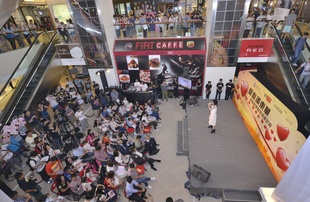 「爱心满东华」免费医疗服务捐助计划活动于七月二十日假尖沙咀美丽华商场举行，吸引大批市民到场支持。