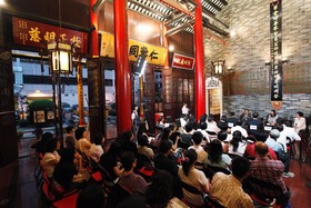 黄昏讲座吸引不少市民大众及广华医院员工参与。