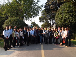 考察团到孙桥现代农业园区参观。