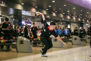 图四为世界保龄球锦标赛2017奖牌得主胡兆康先生MH作球技表演及教授球技，令嘉宾们获益不浅。