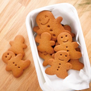 姜饼人曲奇是iBakery的圣诞招牌产品，由不同能力同事手工制作