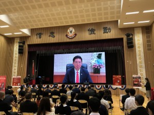 图二：东华三院主席马清扬先生以预先录影形式于开幕典礼上致欢迎辞。