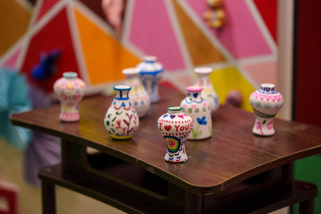 图四至图六为东华三院属下幼稚园不同展区的作品。